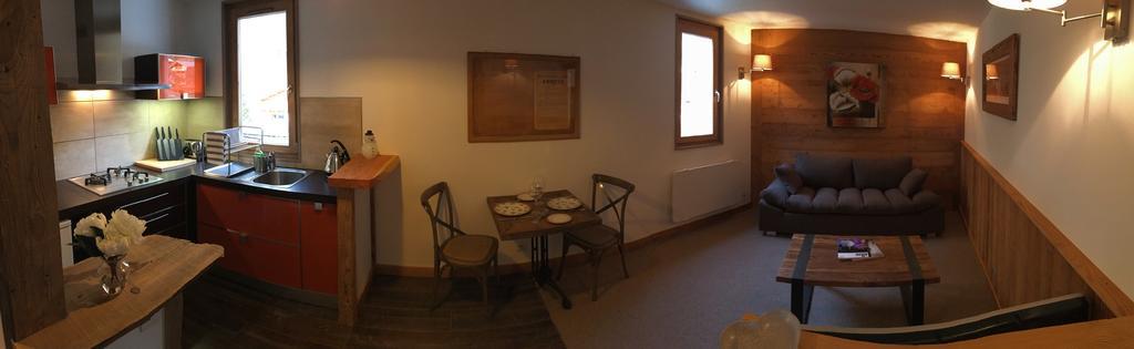 Chambre D'Hote La Tour Du Merle Le Villard (Savoie) Exterior photo