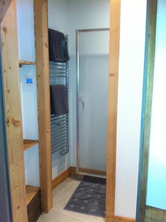 Chambre D'Hote La Tour Du Merle Le Villard (Savoie) Room photo